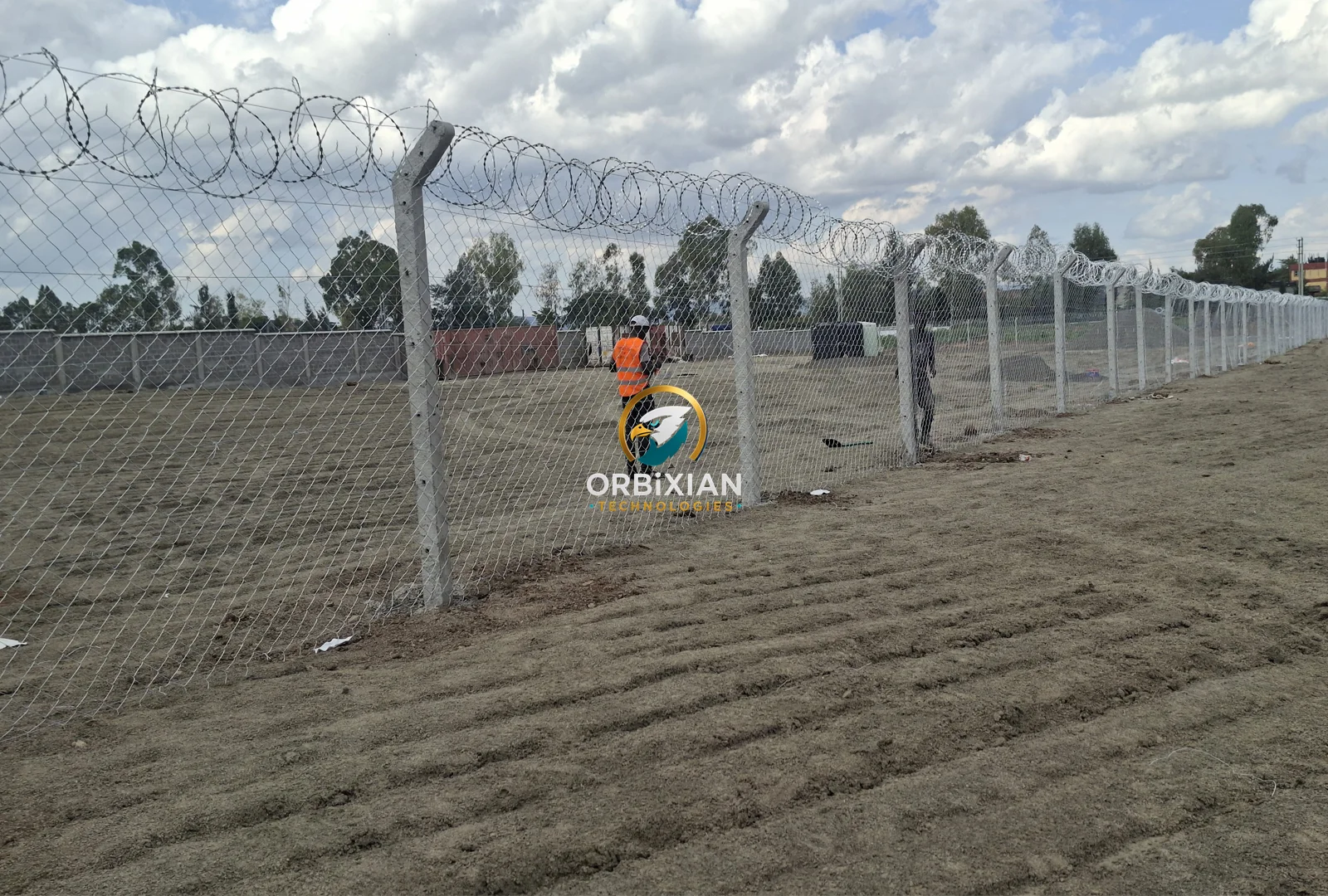 8ft gauge 12.5 chainlink fencing in Athi River supported by concrete posts